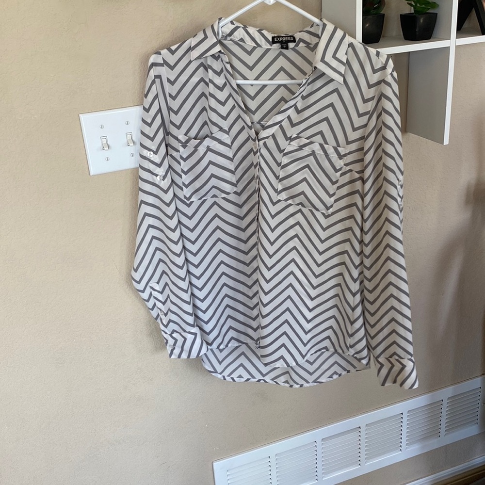 Express shirt size medium